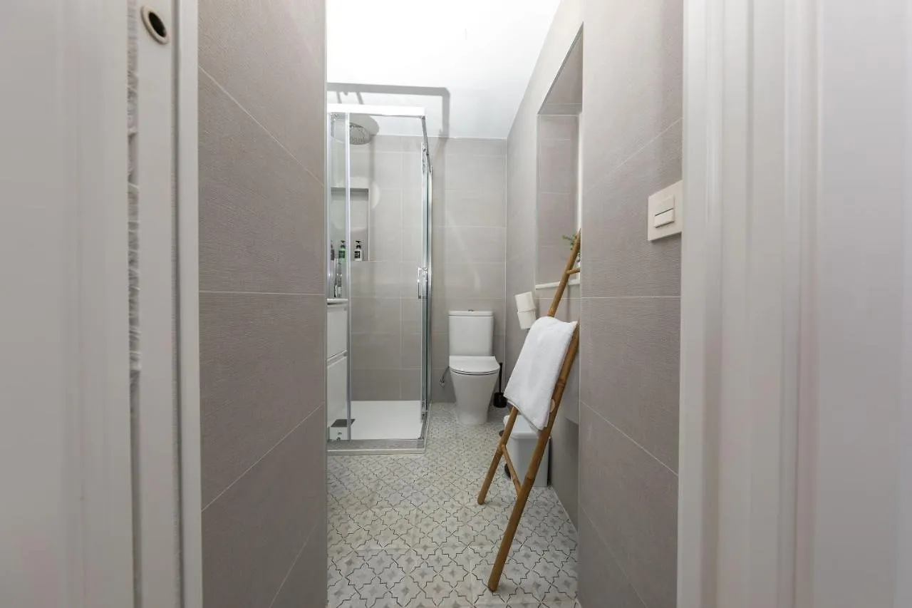Carreteria, Central, Cosy With An Andalusian Patio Malaga Apartment