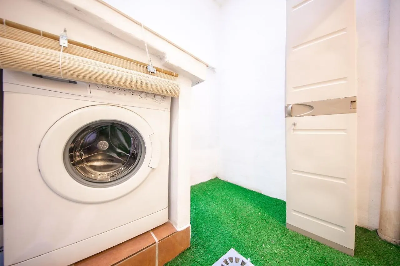 Apartment Carreteria, Central, Cosy With An Andalusian Patio Malaga