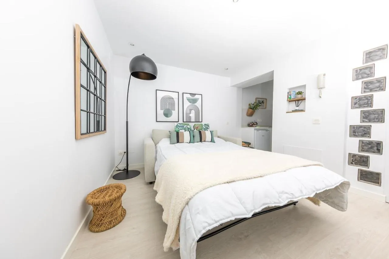 Apartment Carreteria, Central, Cosy With An Andalusian Patio Malaga Spain